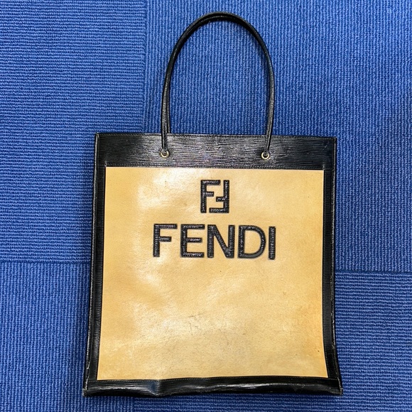 SUPER RARE VINTAGE 90s authentic LARGE Fendi embossed shopper tote OUTRAGEOUS - Picture 2 of 15